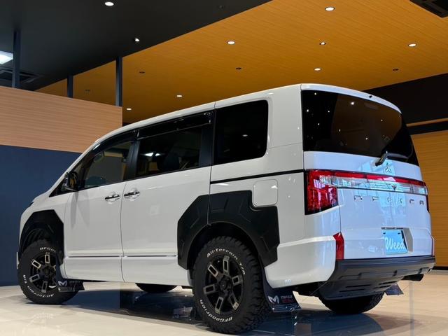 シルバーパーツ部分を覆い意匠変更をするリアバンパーガーニッシュ♪