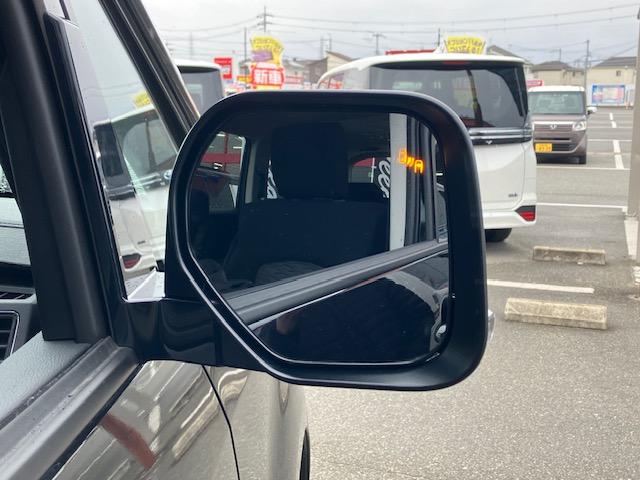 マルチアラウンドモニター、ＢＳＷ／ＬＣＡ＋ＲＣＴＡ（後側方安全装置）が装備されております！