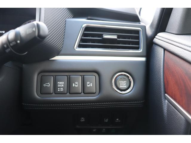 落ち付いたデザインのインテリア♪充実した装備で快適なドライブをお楽しみください♪