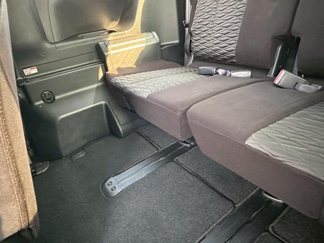 ３列目シートも前後スライド可能！