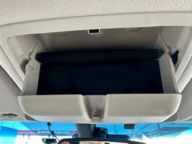 サングラスなどを入れて置ける小物入れ！