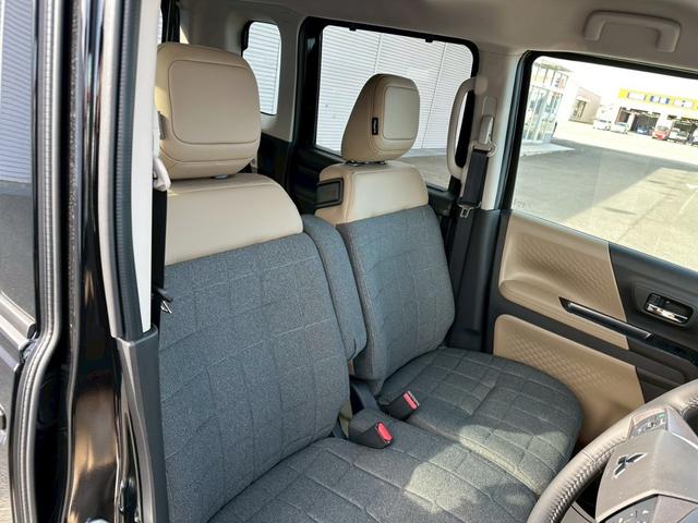 �V�[�g�q�[�^�𓋍ڂ��������V�[�g���n�̃V�[�g�́A���������ɑ̂Ƀt�B�b�g����悤�L�ї��̍����f�ނ��̗p�B