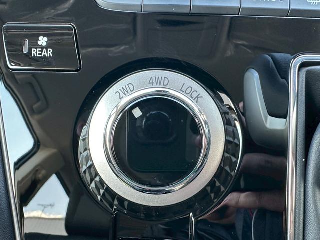 デリカD:5 ブラックエディション ALPINE11型ナビ ETC GOQBUTO/フロントバンパーガード MKW/マッドフラップ/ブラック 電動サイドステップレス 本革シート 両側電動スライドドア 電動パワーテールゲート(42枚目)