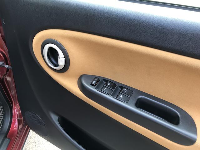 プレミアムX ナビ 軽自動車 ダークレッド ウッドハンドル(8枚目)