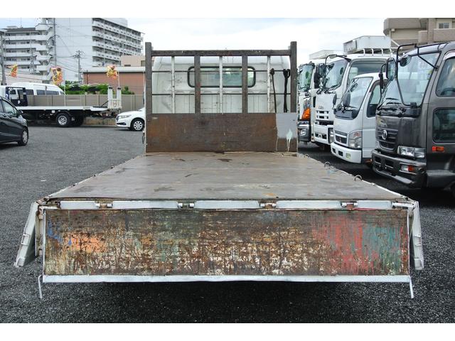 平ボディー 積載量3500kg 低床 ディーゼルMT6速(15枚目)