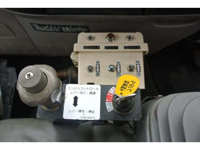 散水車 積載容量2000L サブE/G式 5速MT(9枚目)