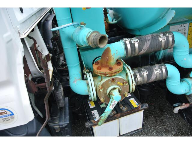 散水車 積載容量2000L サブE/G式 5速MT(15枚目)