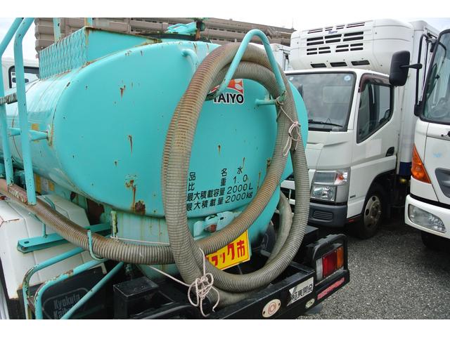 散水車 積載容量2000L サブE/G式 5速MT(18枚目)