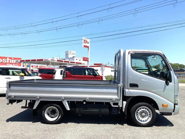 トヨエース 　平ボディ　ジャストロー　１．２５ｔスチールデッキ　鉄板張り　Ｗタイヤ　２．０ガソリン　荷台長２８３０　幅１６００　高３８０　床面地上高７２０　５速ミッション車　３ペダル　三方開　４ナンバー　３人乗（8枚目）