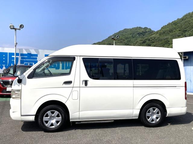 ハイエースバン 　ＤＸディーゼル　福祉車輌　車いす仕様車　Ｂタイプ　ルーフサイドウインドウなし　車いす２台積　１０人乗り（車いす２名・８人乗り）電動リフトアップ　スライドドア連動オートステップ　電動固定装置（54枚目）