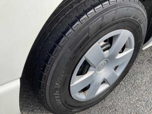 ハイエースバン 　ＤＸディゼル車　福祉車輌　車いす仕様車　Ａタイプ　車いす２台積　９人乗り（車いす２名・７人乗り）電動リフトアップ　スライドドア連動オートステップ　電動固定装置　ストレッチャー固定装置　イージークローザ（61枚目）