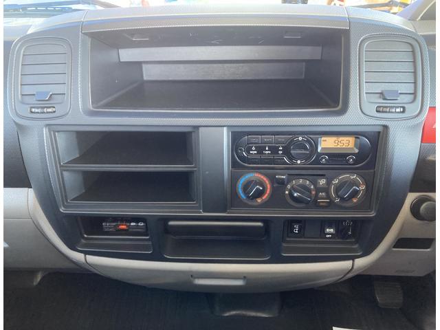 アトラストラック 　スーパーロー　平ボディ１．５ｔ　スチールデッキ　Ｗタイヤ　荷台長３０９０　幅１６００　高３８０　床面地上高７５０　車両総重量３３０５Ｋｇ　坂道発進補助　５速ミッション　３ペダル　電動格納ミラー（50枚目）