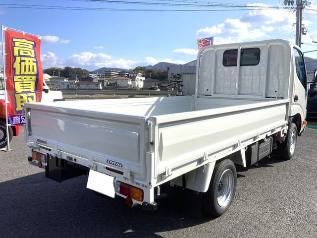 ダイナトラック 1.25t平ボディ ジャストロー 登録済み未使用車 荷台長3100 幅1600 高380 床面地上高745 車両総重量3055Kg 2.0ガソリン 5速ミッション Wタイヤ スチールデッキ(6枚目)