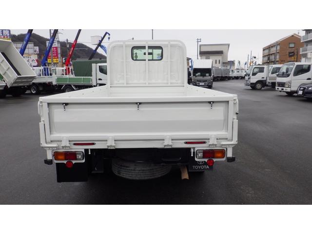 トヨエース ロングジャストロー　積載１．５ｔ　５ＭＴ　普通免許対応　車両総重量３，４２５ｋｇ　荷台内寸　長さ：３１０ｃｍ　幅：１６０ｃｍ　高さ：３８ｃｍ　パワーステアリング　パワーウィンドウ　ＥＴＣ　後輪Ｗタイヤ（7枚目）