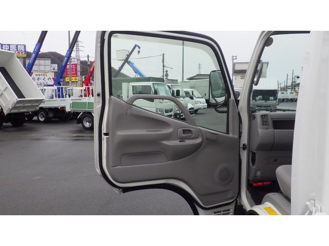 トヨエース ロングジャストロー　積載１．５ｔ　５ＭＴ　普通免許対応　車両総重量３，４２５ｋｇ　荷台内寸　長さ：３１０ｃｍ　幅：１６０ｃｍ　高さ：３８ｃｍ　パワーステアリング　パワーウィンドウ　ＥＴＣ　後輪Ｗタイヤ（51枚目）