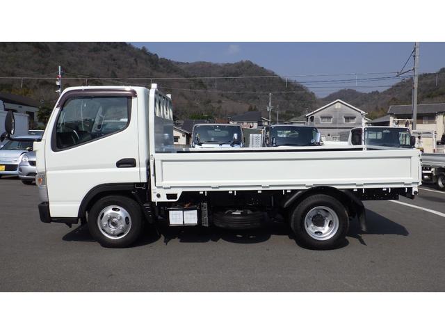 キャンター 全低床　積載２ｔ　ＡＴ　床縞板　ロープフック３対　車線逸脱警報装置　ＥＺＧＯ（坂道発進補助装置）荷台内寸　長さ：３１０ｃｍ　幅：１６０ｃｍ　高さ：３８ｃｍ　キーレスリモコン　ＥＴＣ（6枚目）