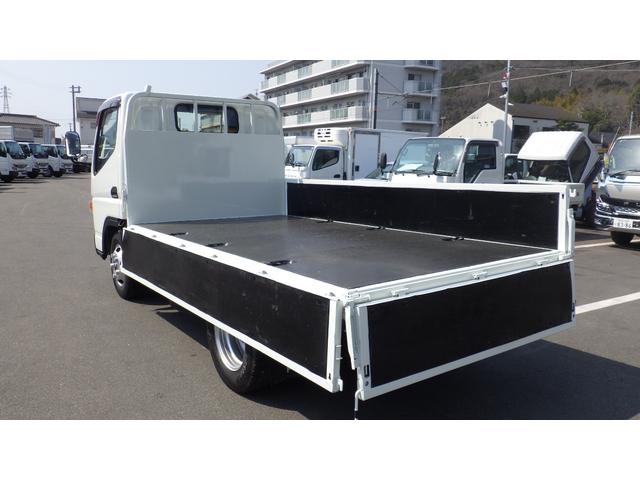 キャンター 全低床　積載２ｔ　ＡＴ　床縞板　ロープフック３対　車線逸脱警報装置　ＥＺＧＯ（坂道発進補助装置）荷台内寸　長さ：３１０ｃｍ　幅：１６０ｃｍ　高さ：３８ｃｍ　キーレスリモコン　ＥＴＣ（11枚目）