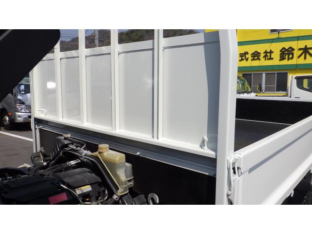キャンター 全低床　積載２ｔ　ＡＴ　床縞板　ロープフック３対　車線逸脱警報装置　ＥＺＧＯ（坂道発進補助装置）荷台内寸　長さ：３１０ｃｍ　幅：１６０ｃｍ　高さ：３８ｃｍ　キーレスリモコン　ＥＴＣ（29枚目）