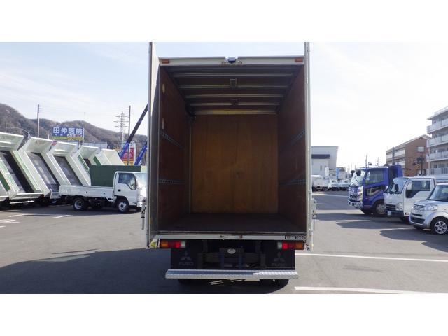 キャンター ロング全低床　積載３ｔ　ＡＴ　アルミバン　左スライドドア　ラッシングレール２段　車両総重量５，８９５ｋｇ　荷台内寸　長さ：３０５ｃｍ　幅：１７６ｃｍ　高さ：２０５ｃｍ　バックモニター　社外オーディオ（10枚目）