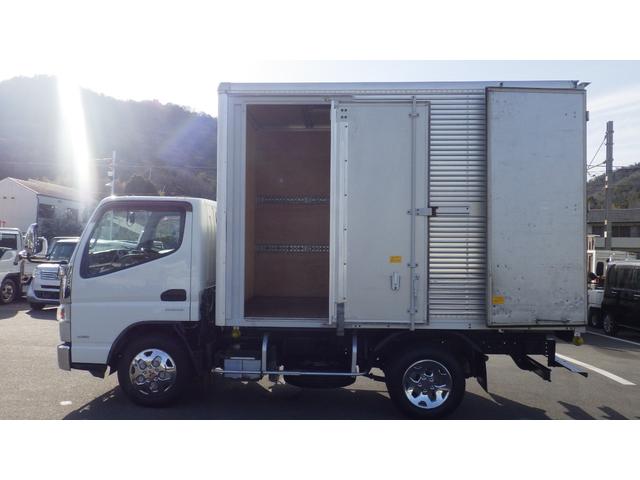キャンター ロング全低床　積載３ｔ　ＡＴ　アルミバン　左スライドドア　ラッシングレール２段　車両総重量５，８９５ｋｇ　荷台内寸　長さ：３０５ｃｍ　幅：１７６ｃｍ　高さ：２０５ｃｍ　バックモニター　社外オーディオ（12枚目）
