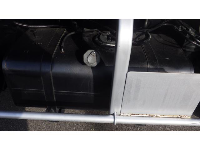 キャンター ロング全低床　積載３ｔ　ＡＴ　アルミバン　左スライドドア　ラッシングレール２段　車両総重量５，８９５ｋｇ　荷台内寸　長さ：３０５ｃｍ　幅：１７６ｃｍ　高さ：２０５ｃｍ　バックモニター　社外オーディオ（21枚目）
