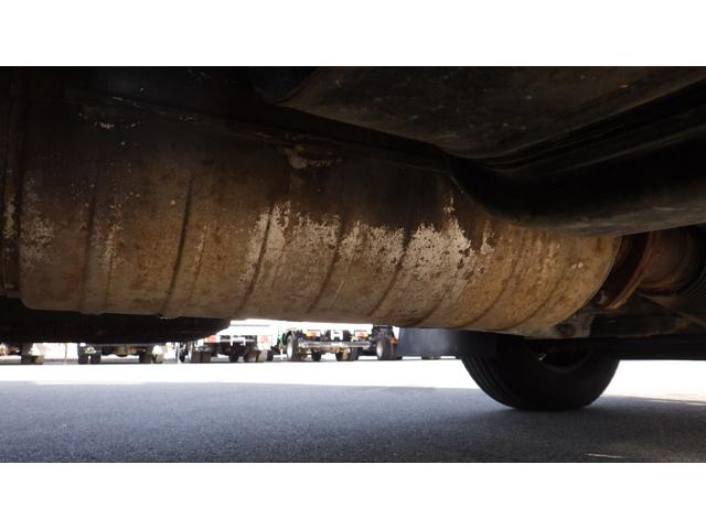 キャンター ロング全低床　積載３ｔ　ＡＴ　アルミバン　左スライドドア　ラッシングレール２段　車両総重量５，８９５ｋｇ　荷台内寸　長さ：３０５ｃｍ　幅：１７６ｃｍ　高さ：２０５ｃｍ　バックモニター　社外オーディオ（27枚目）