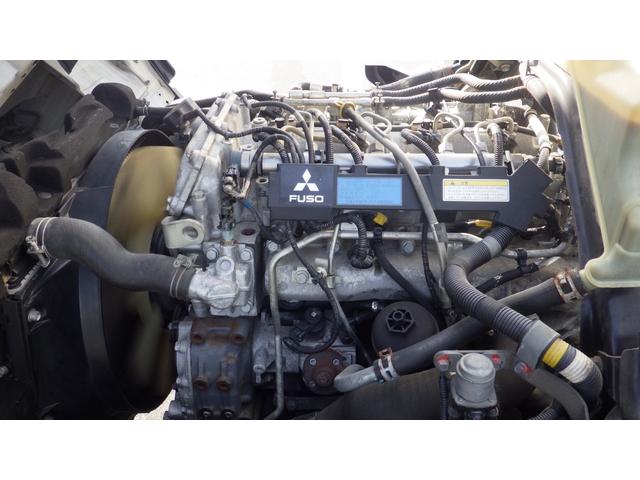 キャンター ロング全低床　積載３ｔ　ＡＴ　アルミバン　左スライドドア　ラッシングレール２段　車両総重量５，８９５ｋｇ　荷台内寸　長さ：３０５ｃｍ　幅：１７６ｃｍ　高さ：２０５ｃｍ　バックモニター　社外オーディオ（34枚目）