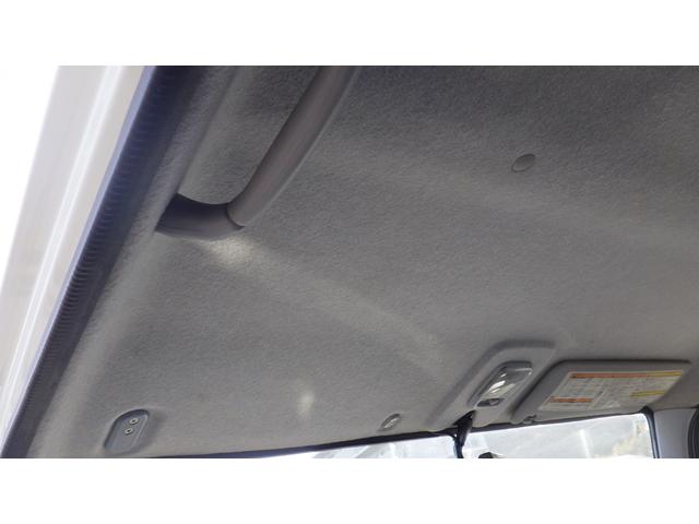 キャンター ロング全低床　積載３ｔ　ＡＴ　アルミバン　左スライドドア　ラッシングレール２段　車両総重量５，８９５ｋｇ　荷台内寸　長さ：３０５ｃｍ　幅：１７６ｃｍ　高さ：２０５ｃｍ　バックモニター　社外オーディオ（64枚目）