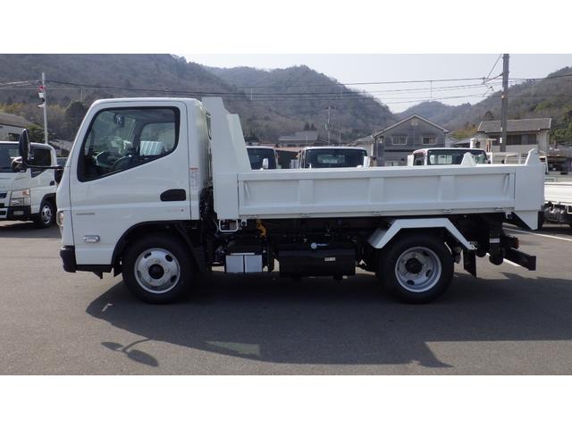 キャンター 全低床ダンプ　積載３ｔ　新明和製ローダーダンプ　ＳＤ２－３３　ラジコン付　衝突軽減ブレーキ　車線逸脱警報装置　左電格ミラー　ＬＥＤヘッドライト＆ＬＥＤフォグ　フル液晶メーター　ステアリングスイッチ　交通標識認識機能（6枚目）
