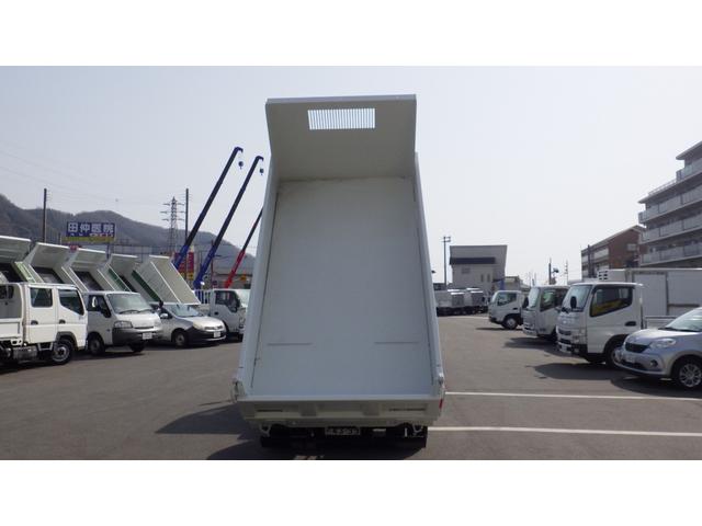 キャンター 全低床ダンプ　積載３ｔ　新明和製ローダーダンプ　ＳＤ２－３３　ラジコン付　衝突軽減ブレーキ　車線逸脱警報装置　左電格ミラー　ＬＥＤヘッドライト＆ＬＥＤフォグ　フル液晶メーター　ステアリングスイッチ　交通標識認識機能（13枚目）