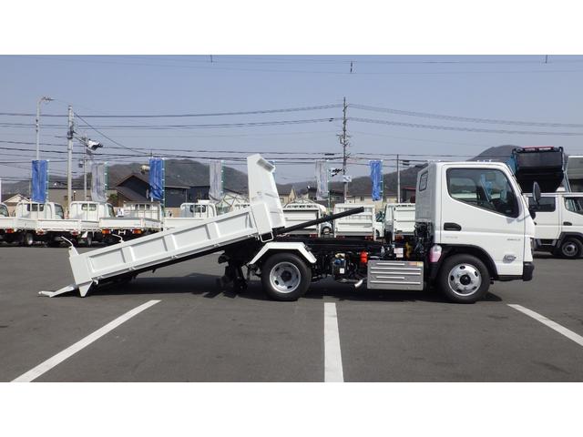 キャンター 全低床ダンプ　積載３ｔ　新明和製ローダーダンプ　ＳＤ２－３３　ラジコン付　衝突軽減ブレーキ　車線逸脱警報装置　左電格ミラー　ＬＥＤヘッドライト＆ＬＥＤフォグ　フル液晶メーター　ステアリングスイッチ　交通標識認識機能（26枚目）