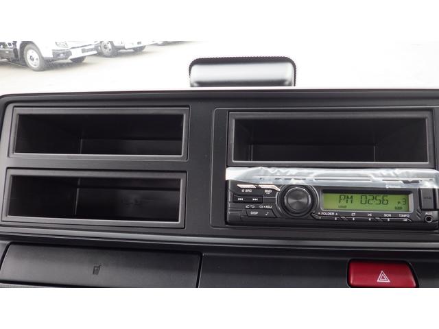 キャンター ロング全低床　積載２ｔ　極東製垂直パワーゲート　Ｖ６０１Ｃ　衝突軽減ブレーキ　車線逸脱警報装置　ＬＥＤヘッドライト＆ＬＥＤフォグ　フル液晶メーター　ステアリングスイッチ　交通標識認識機能　リアビューカメラ（41枚目）