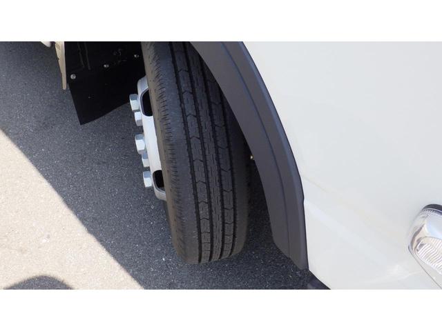 キャンター Ｗキャブ全低床　積載２ｔ　極東製垂直パワーゲート　Ｖ６０１　衝突軽減ブレーキ　車線逸脱警報装置　ＬＥＤヘッドライト＆ＬＥＤフォグ　フル液晶メーター　ステアリングスイッチ　交通標識認識機能　リアビューカメラ（38枚目）