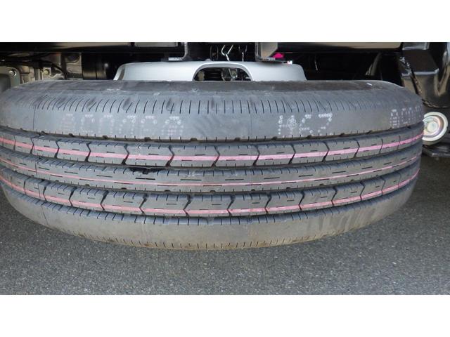 キャンター Ｗキャブ全低床　積載２ｔ　極東製垂直パワーゲート　Ｖ６０１　衝突軽減ブレーキ　車線逸脱警報装置　ＬＥＤヘッドライト＆ＬＥＤフォグ　フル液晶メーター　ステアリングスイッチ　交通標識認識機能　リアビューカメラ（42枚目）