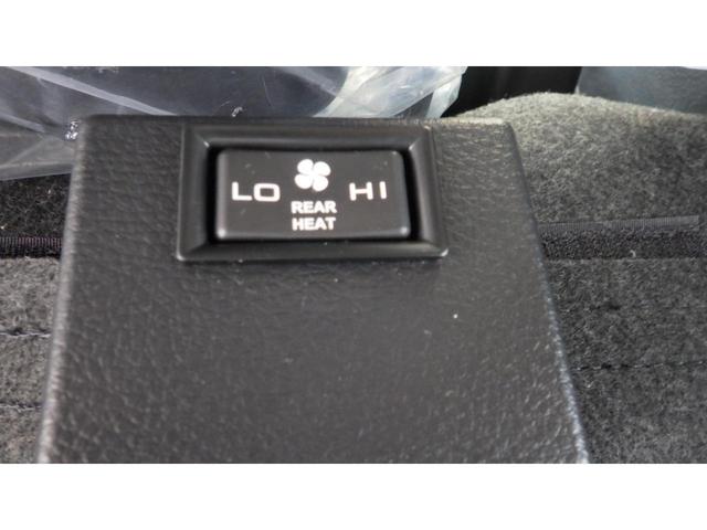 キャンター Ｗキャブ全低床　積載２ｔ　極東製垂直パワーゲート　Ｖ６０１　衝突軽減ブレーキ　車線逸脱警報装置　ＬＥＤヘッドライト＆ＬＥＤフォグ　フル液晶メーター　ステアリングスイッチ　交通標識認識機能　リアビューカメラ（60枚目）