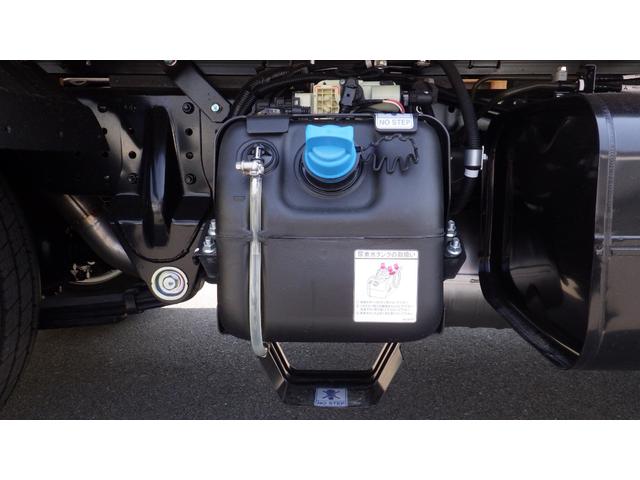 キャンター 全低床　積載３ｔ　極東製垂直パワーゲート　Ｖ６０１Ｃ　衝突軽減ブレーキ車線逸脱警報装置　ＬＥＤヘッドライト＆ＬＥＤフォグ　フル液晶メーター　ステアリングスイッチ　交通標識認識機能　リアビューカメラ（24枚目）