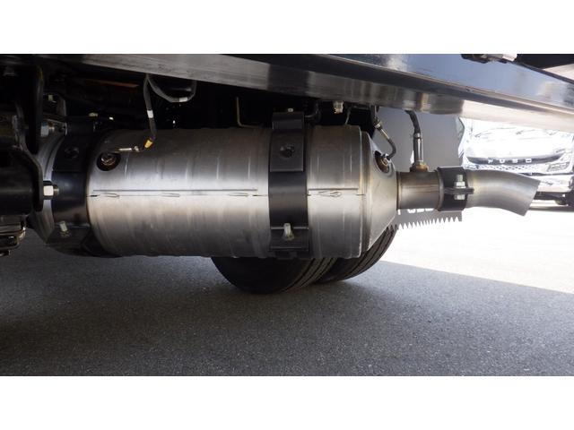 キャンター 全低床　積載３ｔ　極東製垂直パワーゲート　Ｖ６０１Ｃ　衝突軽減ブレーキ車線逸脱警報装置　ＬＥＤヘッドライト＆ＬＥＤフォグ　フル液晶メーター　ステアリングスイッチ　交通標識認識機能　リアビューカメラ（27枚目）