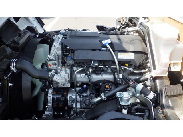 キャンター 全低床　積載３ｔ　極東製垂直パワーゲート　Ｖ６０１Ｃ　衝突軽減ブレーキ車線逸脱警報装置　ＬＥＤヘッドライト＆ＬＥＤフォグ　フル液晶メーター　ステアリングスイッチ　交通標識認識機能　リアビューカメラ（30枚目）