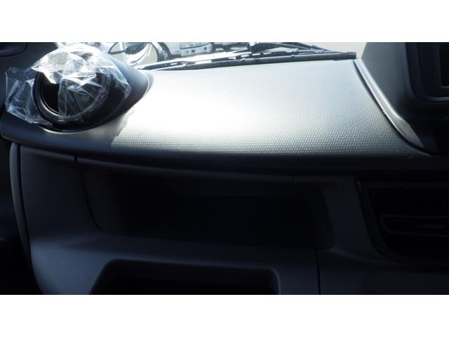 キャンター 全低床　積載３ｔ　極東製垂直パワーゲート　Ｖ６０１Ｃ　衝突軽減ブレーキ車線逸脱警報装置　ＬＥＤヘッドライト＆ＬＥＤフォグ　フル液晶メーター　ステアリングスイッチ　交通標識認識機能　リアビューカメラ（44枚目）