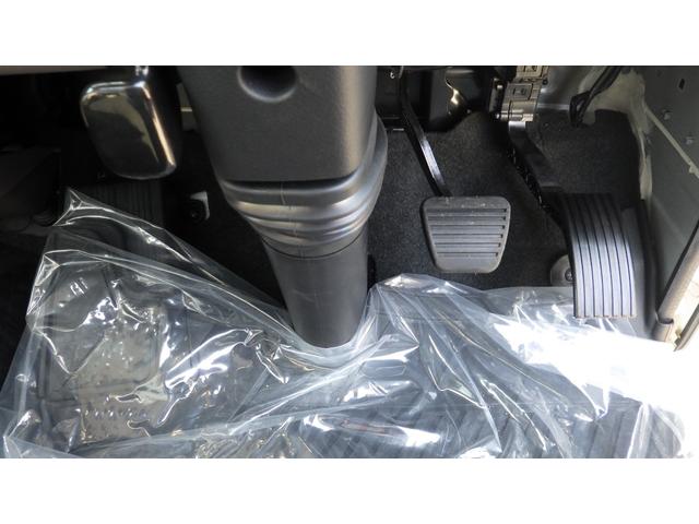 キャンター 全低床　積載３ｔ　極東製垂直パワーゲート　Ｖ６０１Ｃ　衝突軽減ブレーキ車線逸脱警報装置　ＬＥＤヘッドライト＆ＬＥＤフォグ　フル液晶メーター　ステアリングスイッチ　交通標識認識機能　リアビューカメラ（47枚目）