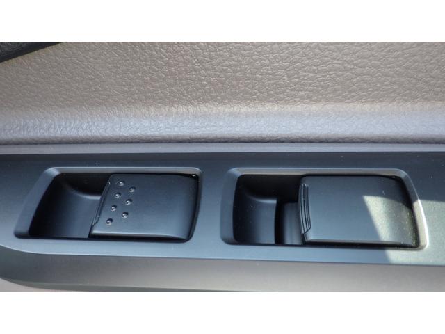 キャンター 全低床　積載３ｔ　極東製垂直パワーゲート　Ｖ６０１Ｃ　衝突軽減ブレーキ車線逸脱警報装置　ＬＥＤヘッドライト＆ＬＥＤフォグ　フル液晶メーター　ステアリングスイッチ　交通標識認識機能　リアビューカメラ（56枚目）