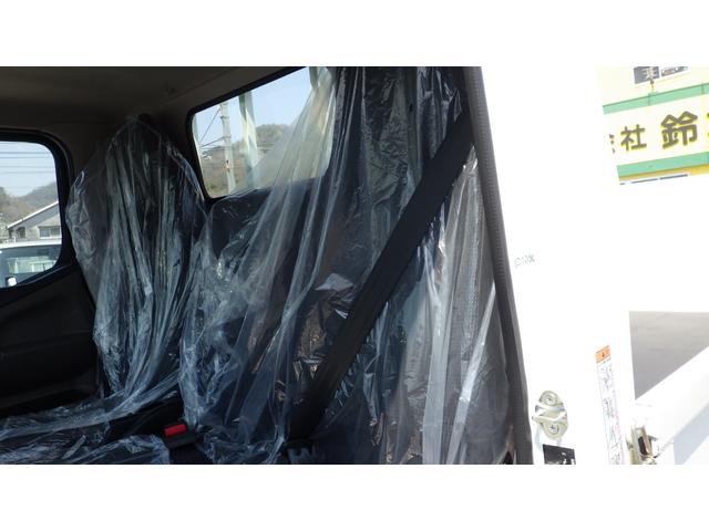 キャンター 全低床　積載３ｔ　極東製垂直パワーゲート　Ｖ６０１Ｃ　衝突軽減ブレーキ車線逸脱警報装置　ＬＥＤヘッドライト＆ＬＥＤフォグ　フル液晶メーター　ステアリングスイッチ　交通標識認識機能　リアビューカメラ（62枚目）