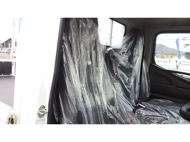 キャンター 全低床　積載３ｔ　衝突軽減ブレーキ　車線逸脱警報装置　左電格ミラー　ＬＥＤヘッドライト＆ＬＥＤフォグランプ　フル液晶メーター　ステアリングスイッチ　交通標識認識機能　リアビューカメラ　スマートキー（46枚目）