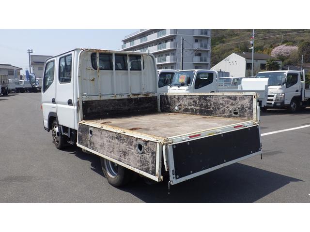 キャンター Ｗキャブ全低床　積載２ｔ　ＡＴ　ロープ穴２対　ロープフック２対　車両総重量　４，６８０Ｋｇ　荷台内寸　長さ：２１０ｃｍ　幅：１６０ｃｍ　高さ：３８ｃｍ　左電格ミラー　キーレス　ＥＴＣ（14枚目）