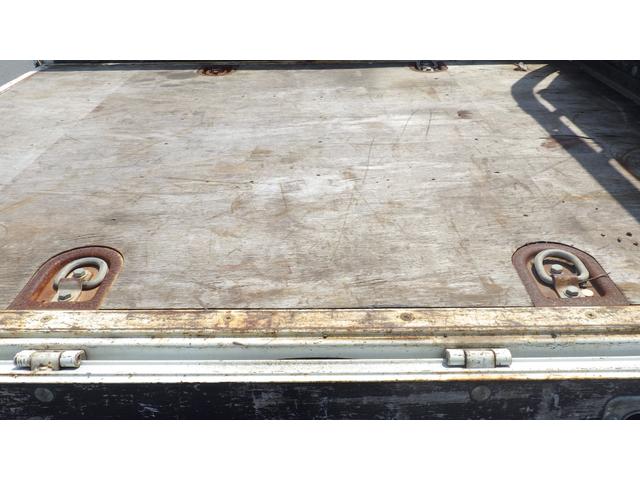 キャンター Ｗキャブ全低床　積載２ｔ　ＡＴ　ロープ穴２対　ロープフック２対　車両総重量　４，６８０Ｋｇ　荷台内寸　長さ：２１０ｃｍ　幅：１６０ｃｍ　高さ：３８ｃｍ　左電格ミラー　キーレス　ＥＴＣ（16枚目）