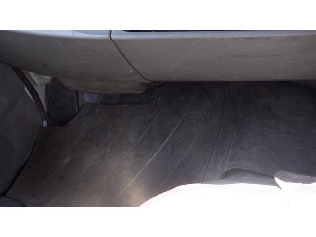 キャンター Ｗキャブ全低床　積載２ｔ　ＡＴ　ロープ穴２対　ロープフック２対　車両総重量　４，６８０Ｋｇ　荷台内寸　長さ：２１０ｃｍ　幅：１６０ｃｍ　高さ：３８ｃｍ　左電格ミラー　キーレス　ＥＴＣ（45枚目）
