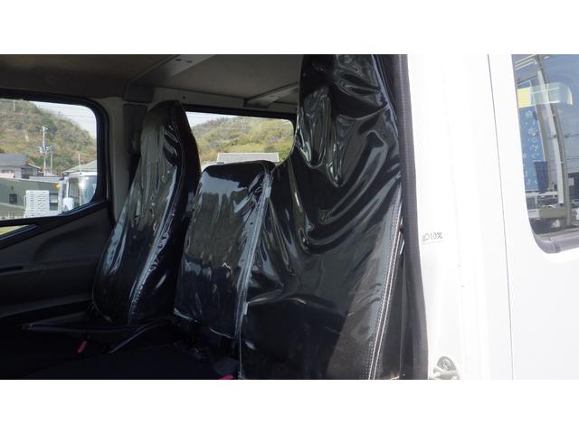 キャンター Ｗキャブ全低床　積載２ｔ　ＡＴ　ロープ穴２対　ロープフック２対　車両総重量　４，６８０Ｋｇ　荷台内寸　長さ：２１０ｃｍ　幅：１６０ｃｍ　高さ：３８ｃｍ　左電格ミラー　キーレス　ＥＴＣ（54枚目）