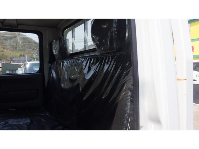 キャンター Ｗキャブ全低床　積載２ｔ　ＡＴ　ロープ穴２対　ロープフック２対　車両総重量　４，６８０Ｋｇ　荷台内寸　長さ：２１０ｃｍ　幅：１６０ｃｍ　高さ：３８ｃｍ　左電格ミラー　キーレス　ＥＴＣ（57枚目）