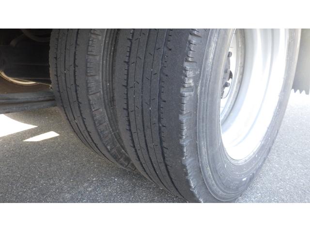キャンター 全低床　積載２ｔ　新明和製垂直パワーゲート　ＲＥ０６　５ＭＴ　車両総重量　４，４６５Ｋｇ　荷台内寸　長さ：３０５ｃｍ　幅：１６０ｃｍ　高さ：３８ｃｍ　キーレス　エアコン　パワーステアリング　パワーウィンドウ（34枚目）