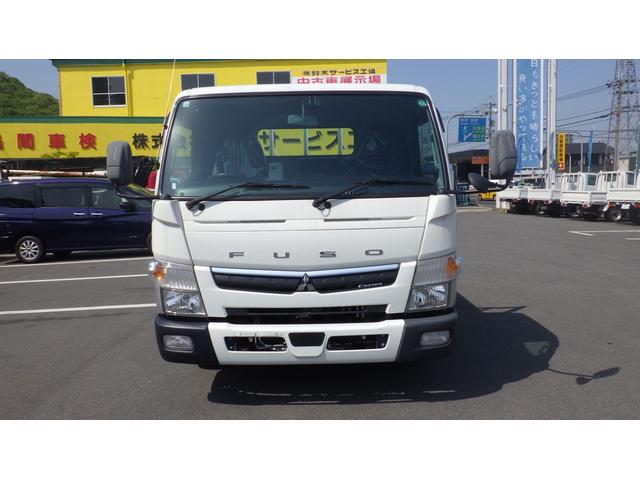 キャンター ロング全低床　積載２．９５ｔ　ＡＴ　ワイドロング　床鉄板　車線逸脱警報　衝突軽減ブレーキ　ＥＺＧＯ（坂道発進補助装置）　ＥＴＣ　車両総重量　６，０７５Ｋｇ　荷台内寸　長さ：４３５ｃｍ　幅：２０７ｃｍ　高さ：３８ｃｍ（3枚目）